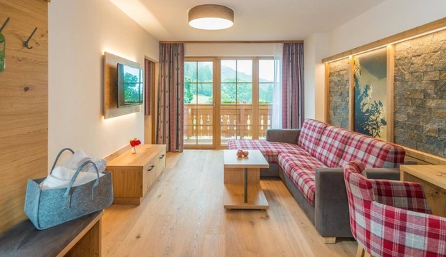 Panoramic suite, shower/bathtub, toilet, one room, half-board, short stay - Hotel Lindenhof in Ramsau am Dachstein