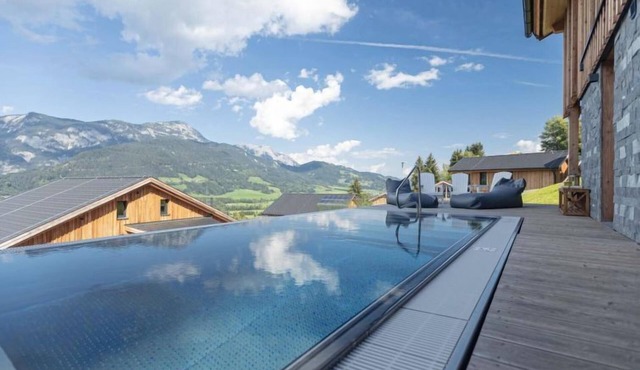 Premium mit 5 Schlafzimmern, Sauna &Pool by Interhome in Haus