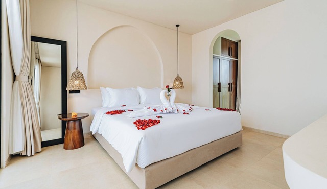 Private Pool Villa w/Ricefield Views 8 Min to Seseh Beach