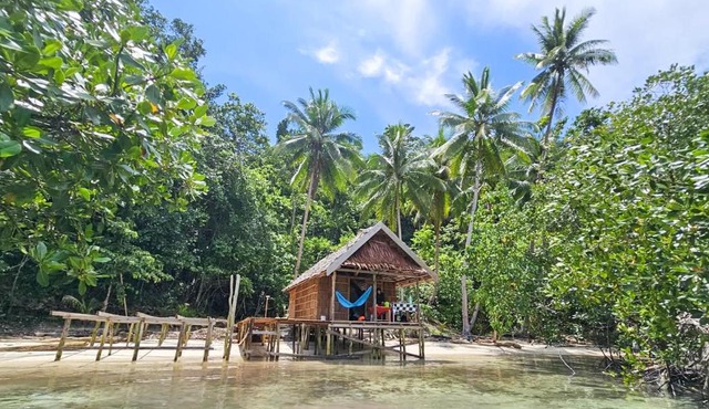 Raja4 Bungalow in Pulau Salawati