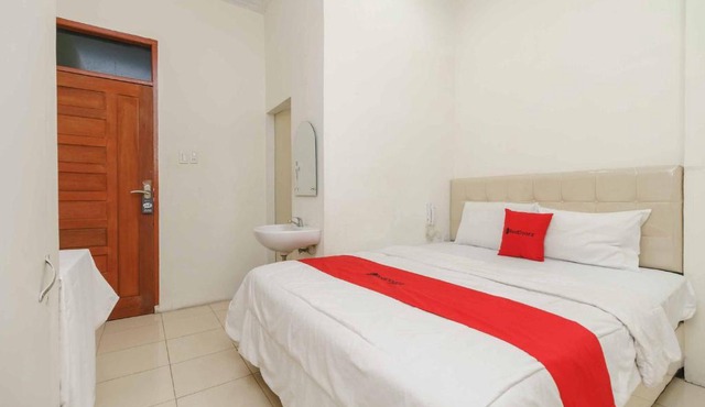 RedDoorz @ Haraito Tarutung in Hutagodang