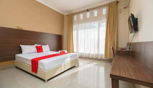 RedDoorz @ Hotel Putri Gading Bengkulu in Bengkulu