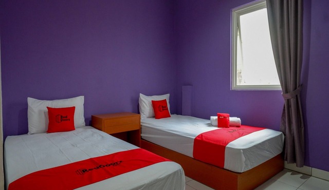 RedDoorz near Alun Alun Kaliwungu Kendal