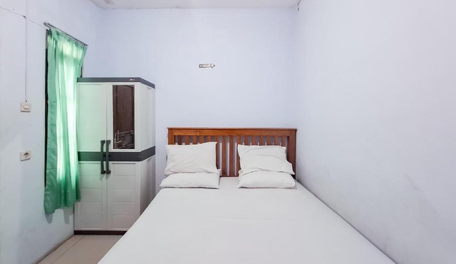 RedDoorz near Tugu Kartasura 2