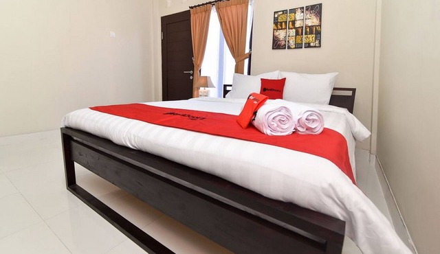 RedDoorz Plus near Jalan Imam Bonjol Denpasar