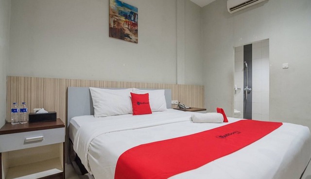 RedDoorz Plus near Simpang Rimbo Jambi in Jambi