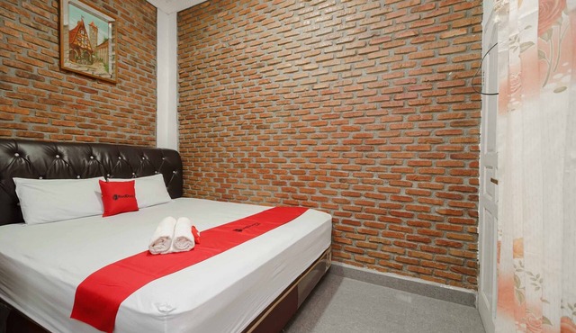 RedDoorz Syariah near Jalan Asahan Pematang Siantar