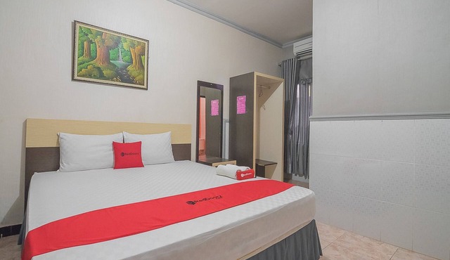 RedDoorz Syariah near Taman Rozeline Penajam