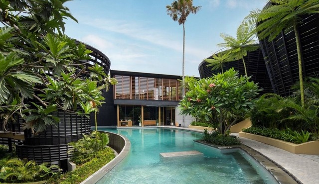 Romantic 1BR Villa with Rooftop Sea Views