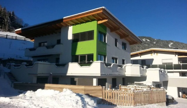 Sabrina's House - Studio Apartment! Just 300 m from the Hochzillertal/Kaltenbach valley trail! in Schwaz