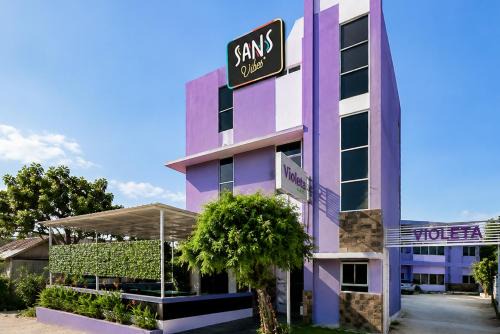 SANS Vibes Violeta Inn Jambi in Jambi