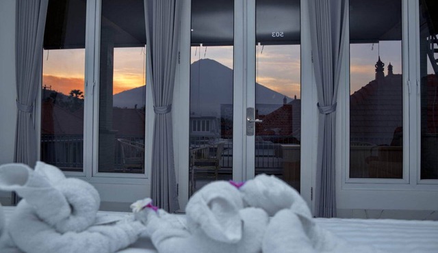 Seamount Hotel