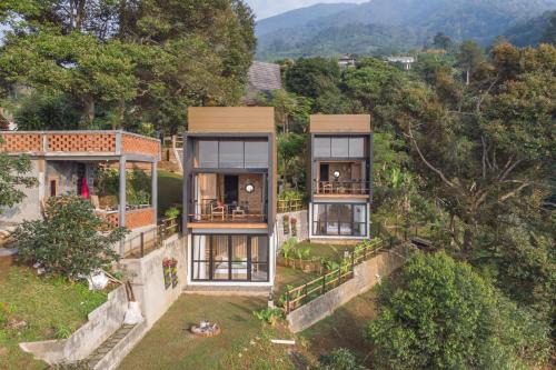Selayang Oribu - Cabin on the Mountain in Ciburayut