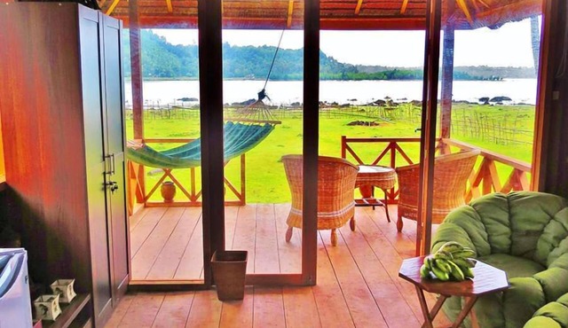 Simeulue Surf Camp in Sinabang