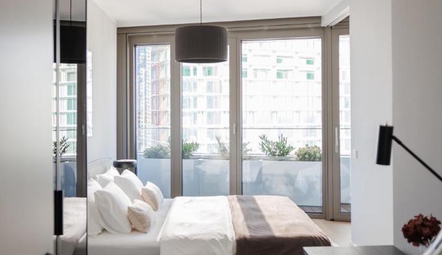 Skyline Suite - Danube-View Balcony & Pool in Vienna