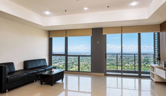 Spacious And Bright 3Br At Apartment Hillcrest House in Tangerang