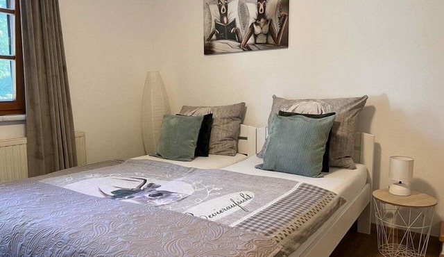 Spacious, lovingly decorated apartment with a view of the Hohwiesen meadows in Allhartsberg