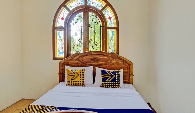 SPOT ON 93144 Homestay H. Syarif Syariah - Bandar Gresik 2 in Gresik