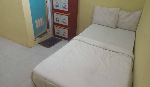 SPOT ON 93886 Kost Zalfa Amalia Syariah in Adiwerna