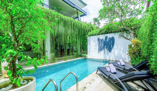 STEP OUT OF THE ORDINARY SoHo meets- Berawa -Canggu BALI