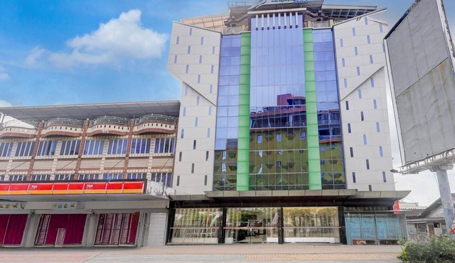 Stylish DBL Suite Escape W/Free WiFi and Parking in Batam