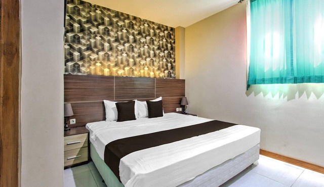 Stylish DBL Suite Escape W/Free WiFi and Parking in Solo