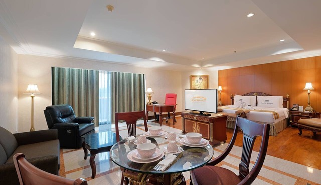 Sunlake Waterfront Resort and Convention in Jakarta