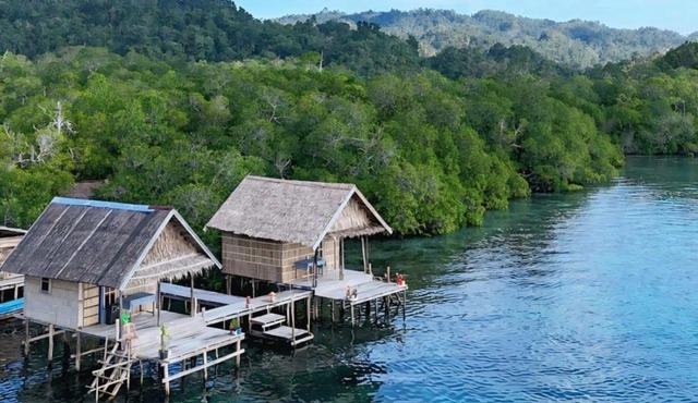 Sunrise Raja Ampat in Arborek