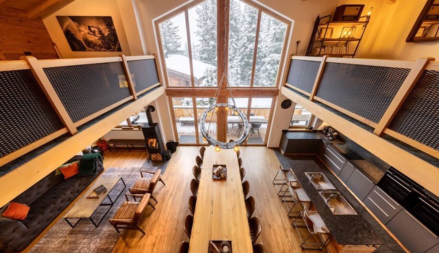 Superb 9-bedroom chalet in alpine Zillertal for your getaway or wintersports in Hochkrimml