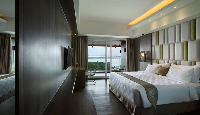 The Crystal Luxury Bay Resort Nusa Dua