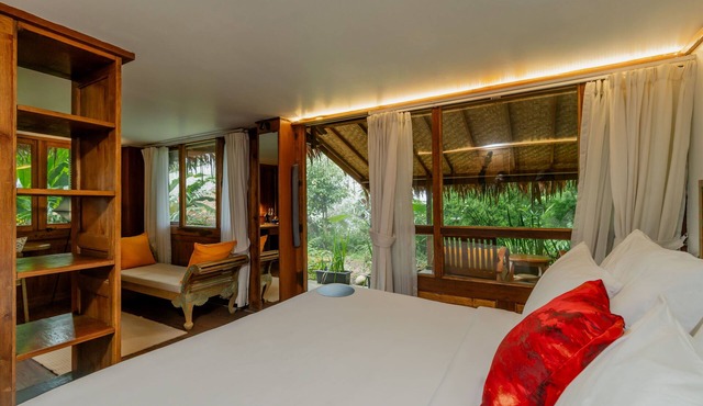 TIRA VILAGNA SUITES & SPA