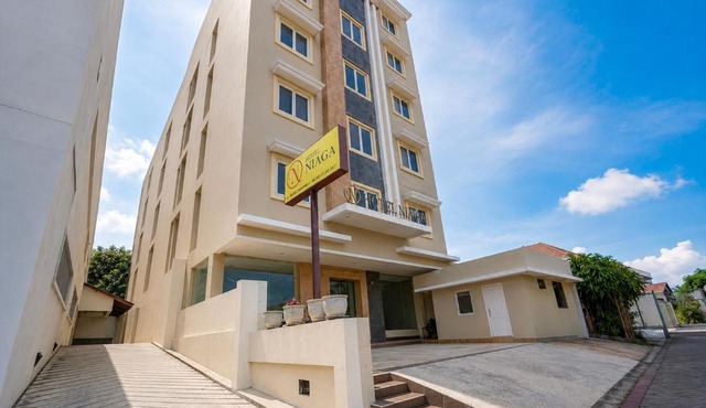 Townhouse Oak Hotel Niaga Surabaya in Surabaya