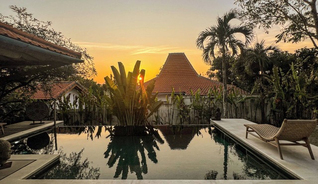Tropical 2 BDR Joglo Villa Private Pool Heart of Uluwatu