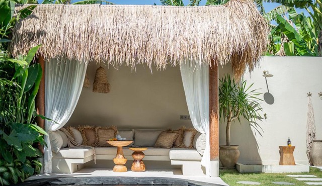 Tuntas Estate - 3 Bedroom Villas with Pools - Central Seminyak