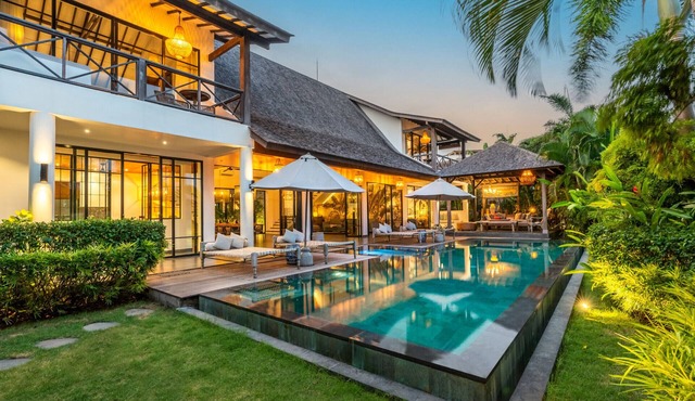 Two Pools | Sleeps 20 | Pererenan Beach