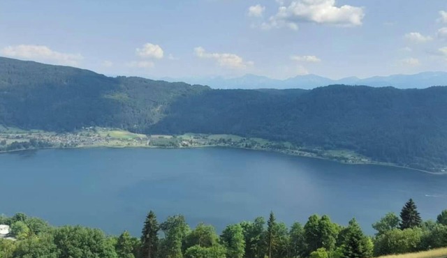 Unique villa at 950m with stunning views of Lake Ossiach & Karawanken. in Bodensdorf