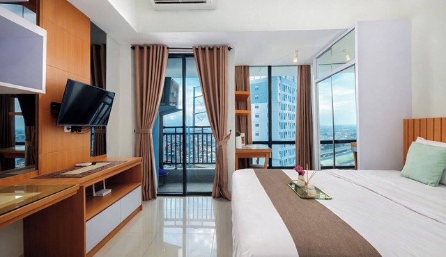 Urban Look Studio Apartment At Lrt City Bekasi