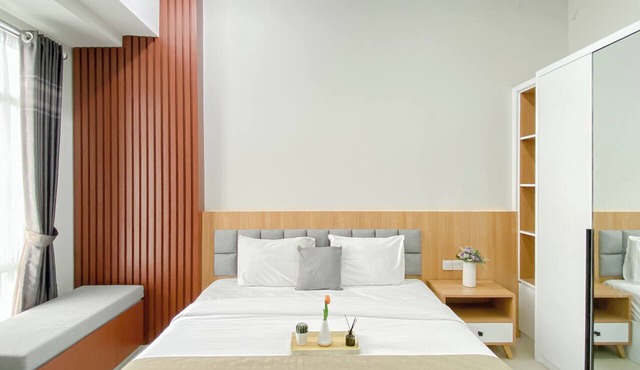 Urban Noir Studio At Apartment Vasanta Innopark in Cikarang