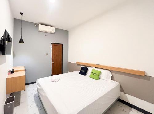Urbanview Hotel Jackson Living near Stasiun Malang