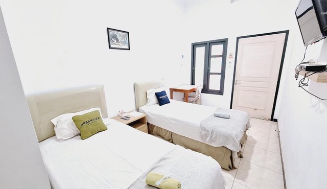Urbanview Roemah Tanjung Blitar in Blitar