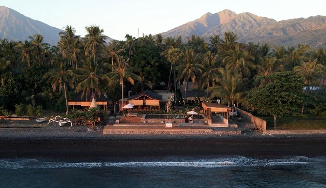 Vela Tianyar Boutique Resort - Oceanfront in Kubu