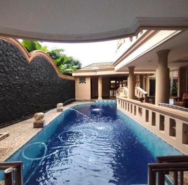 Vila Princess Sentul Privatepool 4 bedroom, Tenis meja, billiard, minibar in Citaringgul