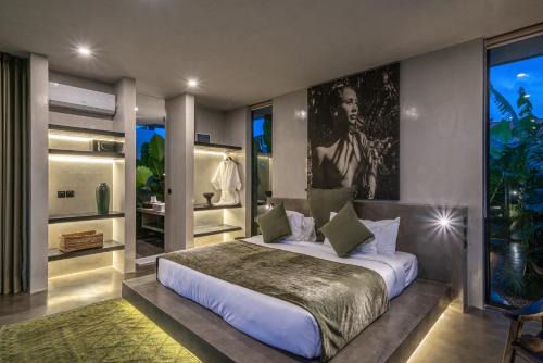 Villa Janka - Brand New Luxurious 6BR Villa with A Huge Pool in Canggu
