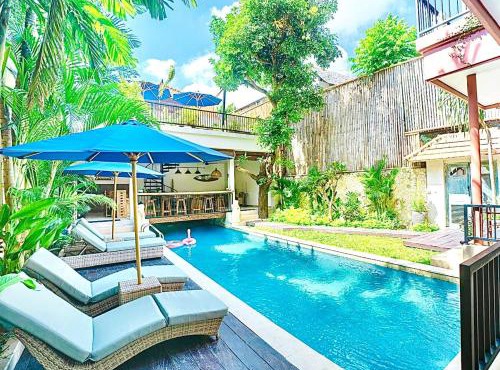 Villa Lelipi, 5 bed, 5 bathroom 5min walk to beach in Seminyak