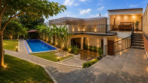 Villa Sentul Legian in Karangtengah