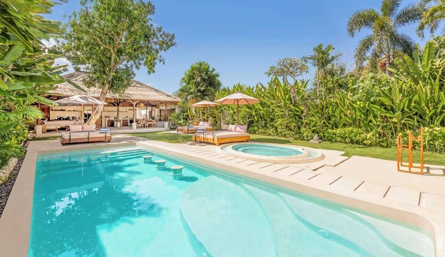 Villa Toscana - Huge 7BDR with 3 Pools in Kecamatan Kuta Utara