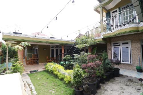 Waroeng Transit & Depary Homestay in Binjai