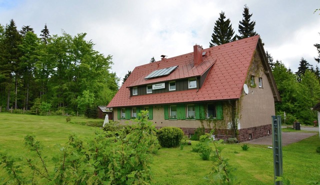 Wohnung in Tabarz mit Garten und Spielplatz in Bad Tabarz