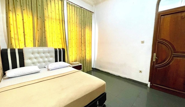 Yani Guesthouse