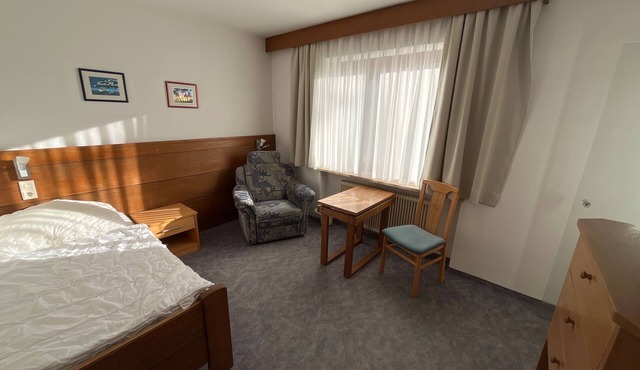 Zimmer 10/1bett Ohne Balkon - Pension Alpina in Obsteig